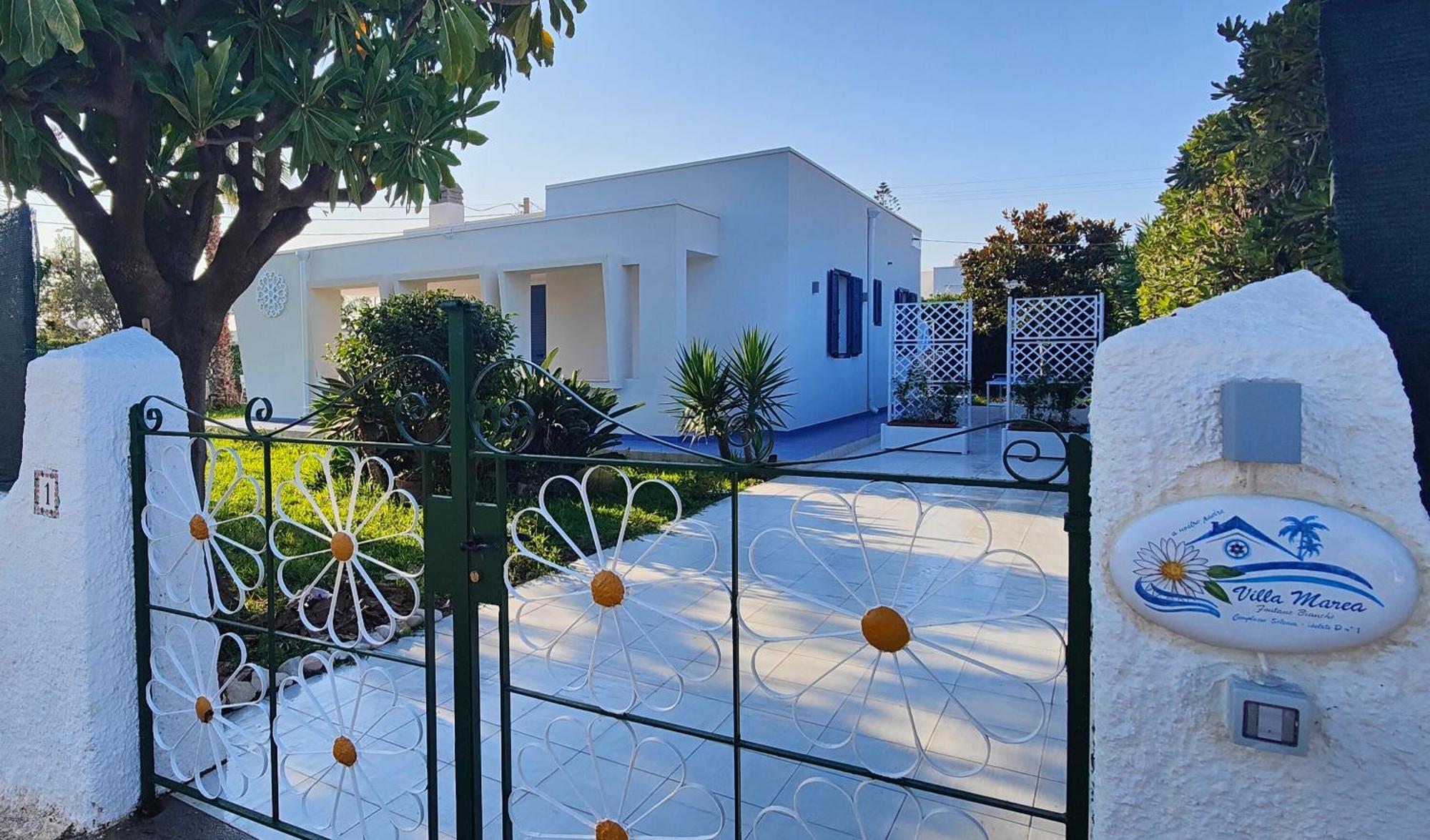 Pool Seaside Relais - Ville Ninfea, Marea, Rosa E Cassiopea ฟอนตาเน บีอานเก ห้อง รูปภาพ